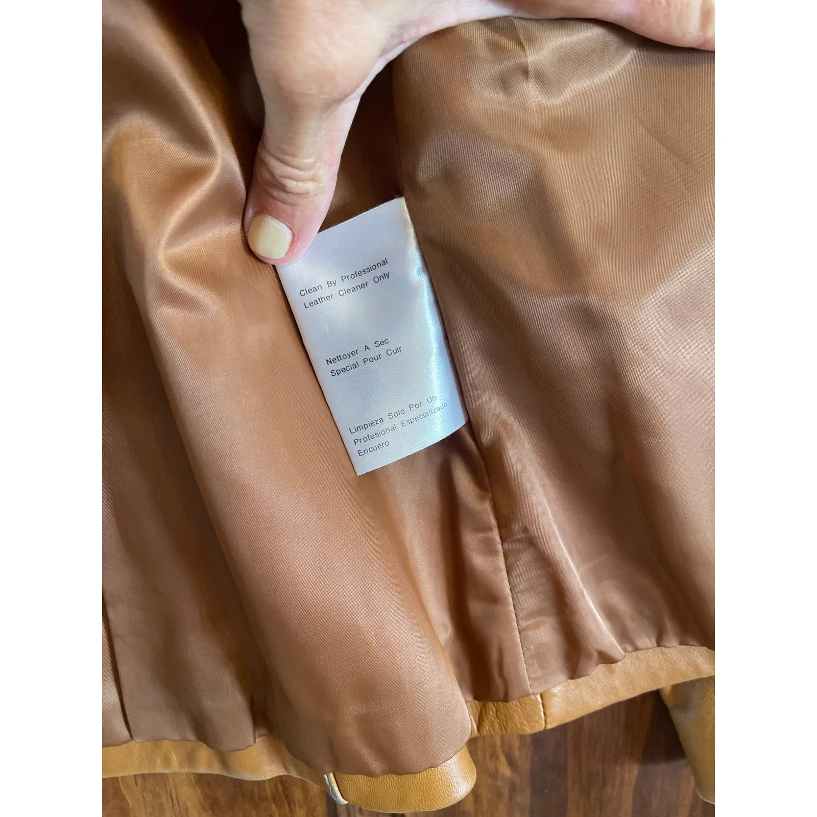 Michael Kors zip front lambskin, leather jacket, medium - Image 5