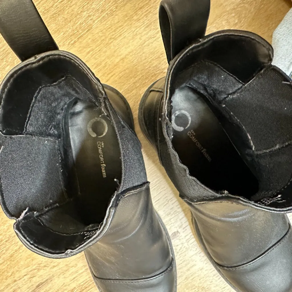 Journee Collection Mirette Chelsea Boot 7 - Image 3