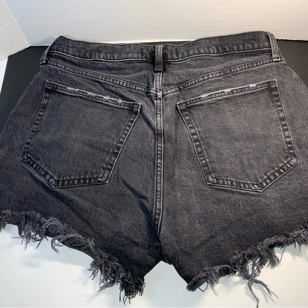 Abercrombie & Fitch mom shorts high rise black curve love women’s size 31/12 - Image 2