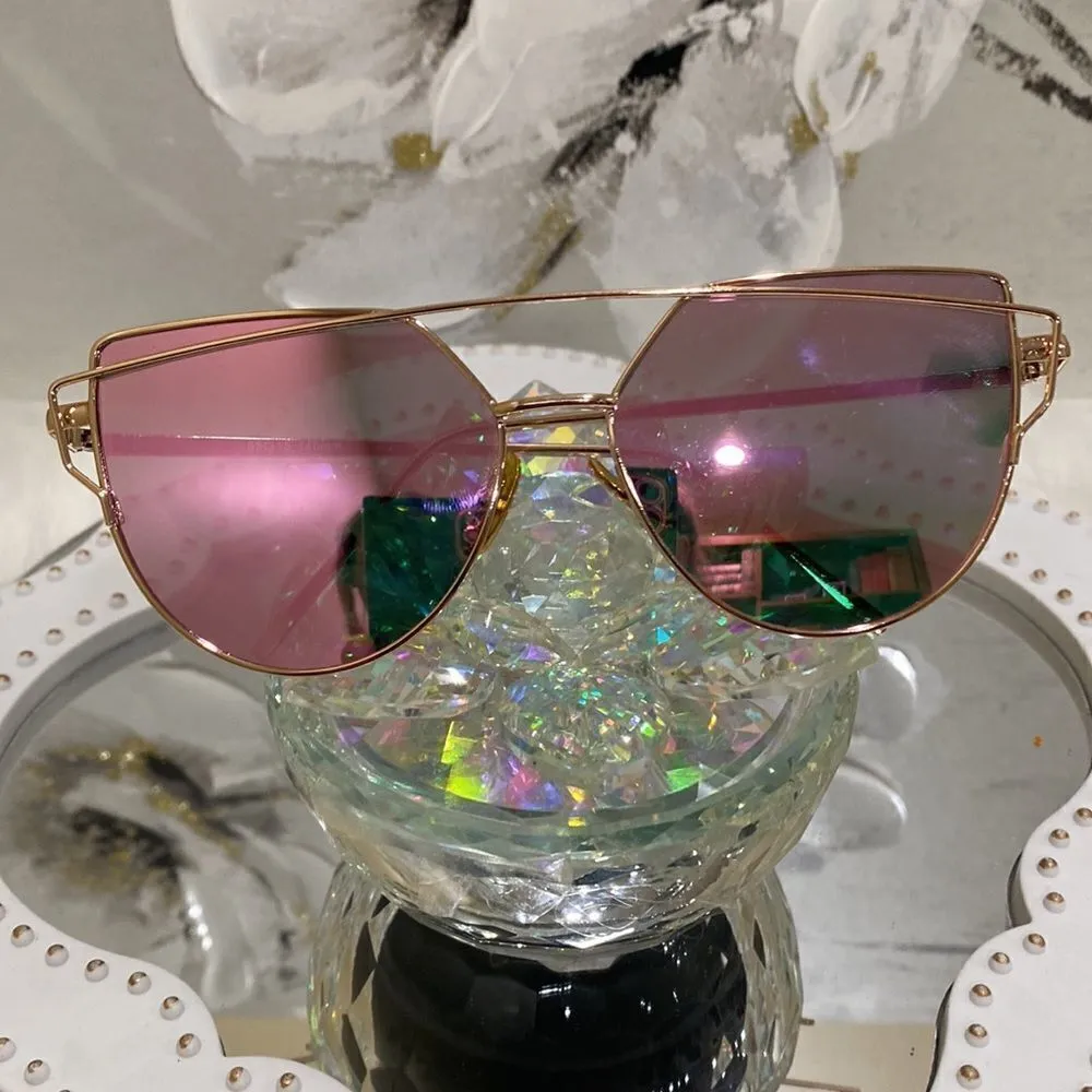 Woman’s Mirror Sunglasses Pink - Image 6