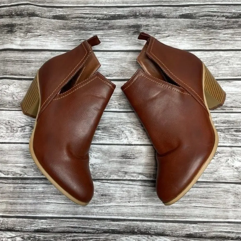 Unbranded Faux Leather Notched Ankle Booties 8.5 Cognac Warm Brown Exposed Ankle Size undefined - Image 3