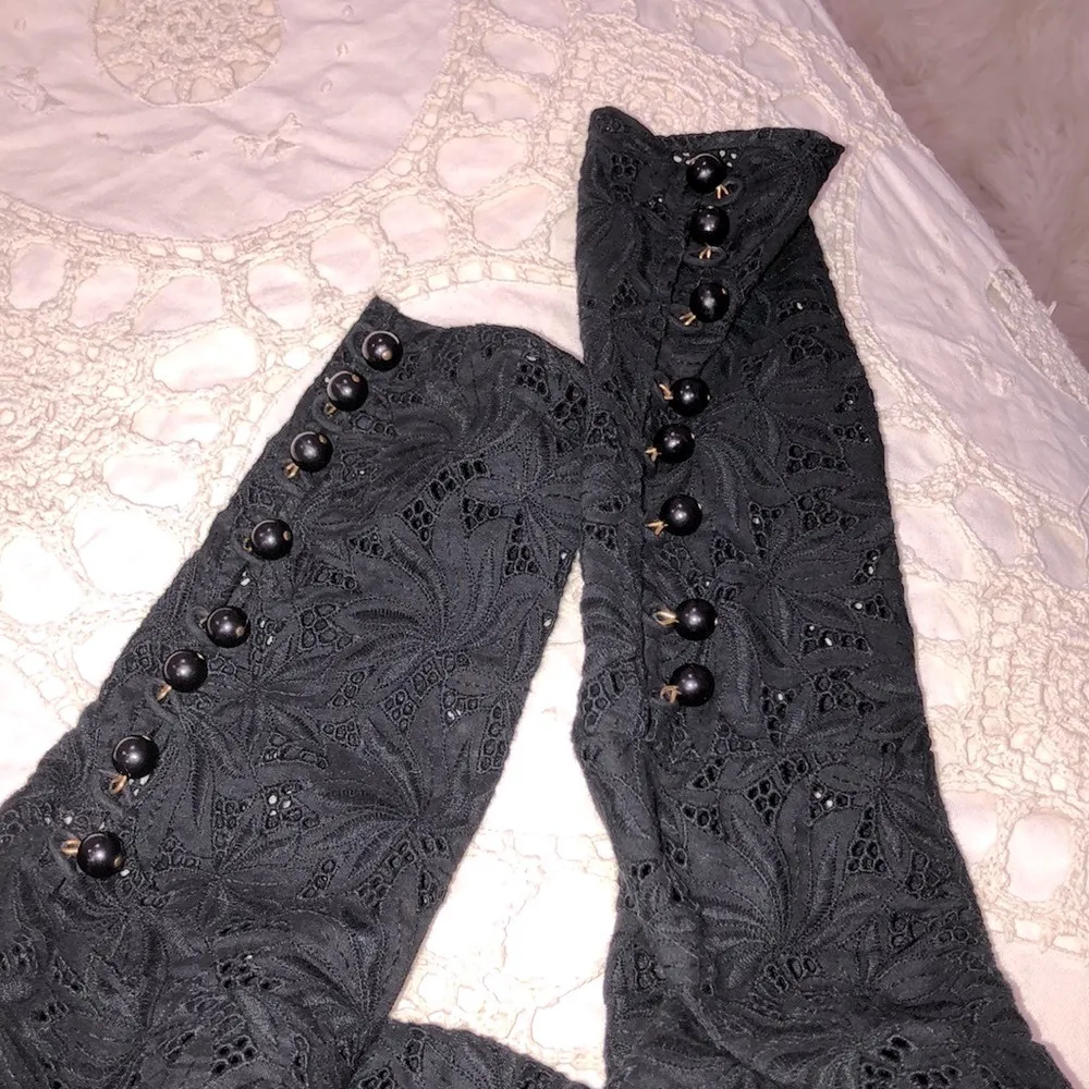 Tracy Reese New York size 4 black lacey boho top - Image 6