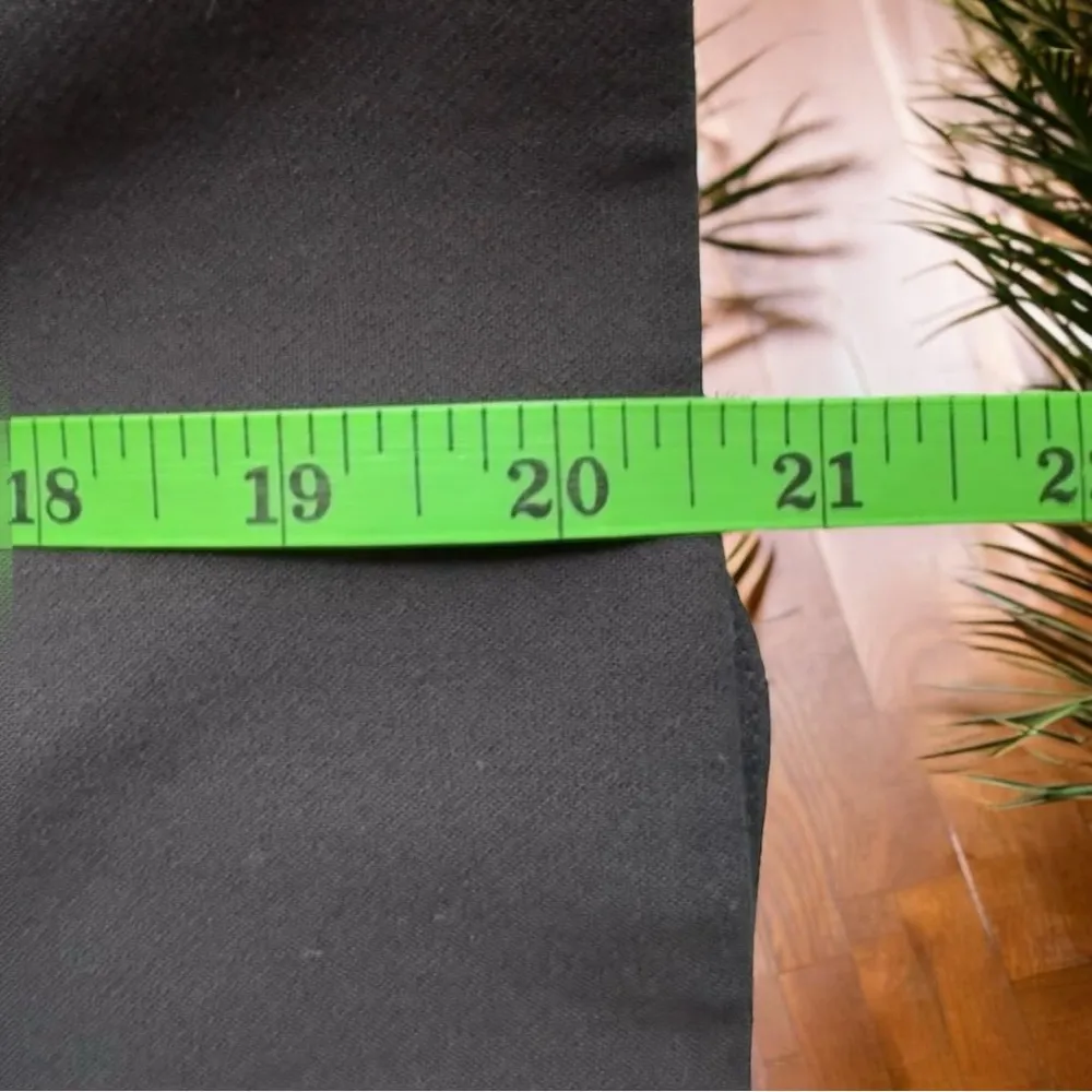 CAbi Black Fitted Button-Up Blazer - Size 2 - Image 12