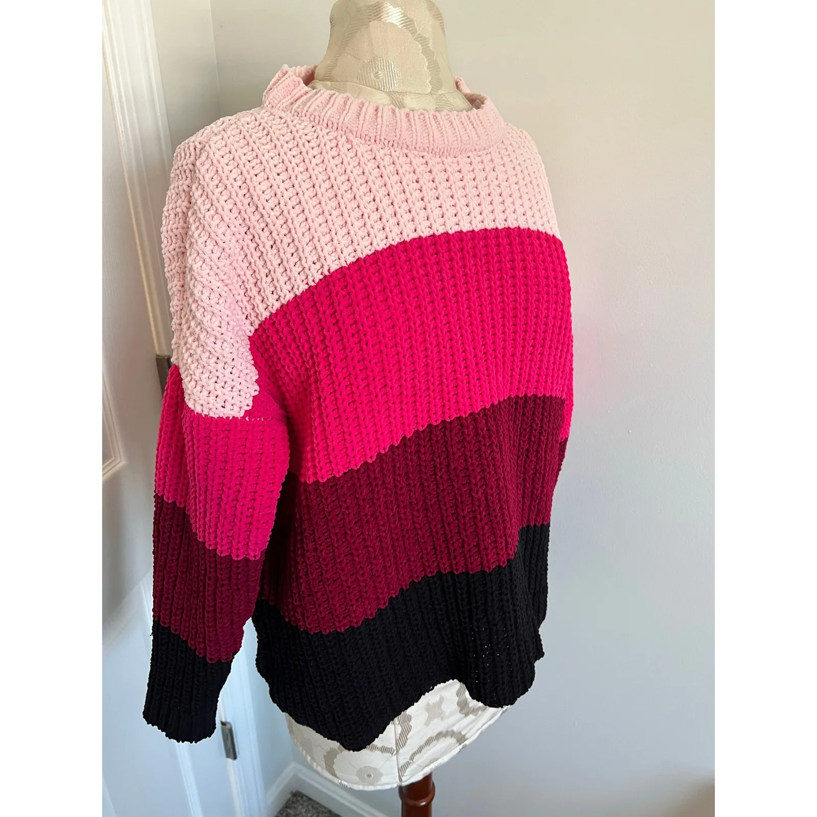Jun & Ivy Knit Pullover Striped Long Sleeve Sweater Medium - Image 2