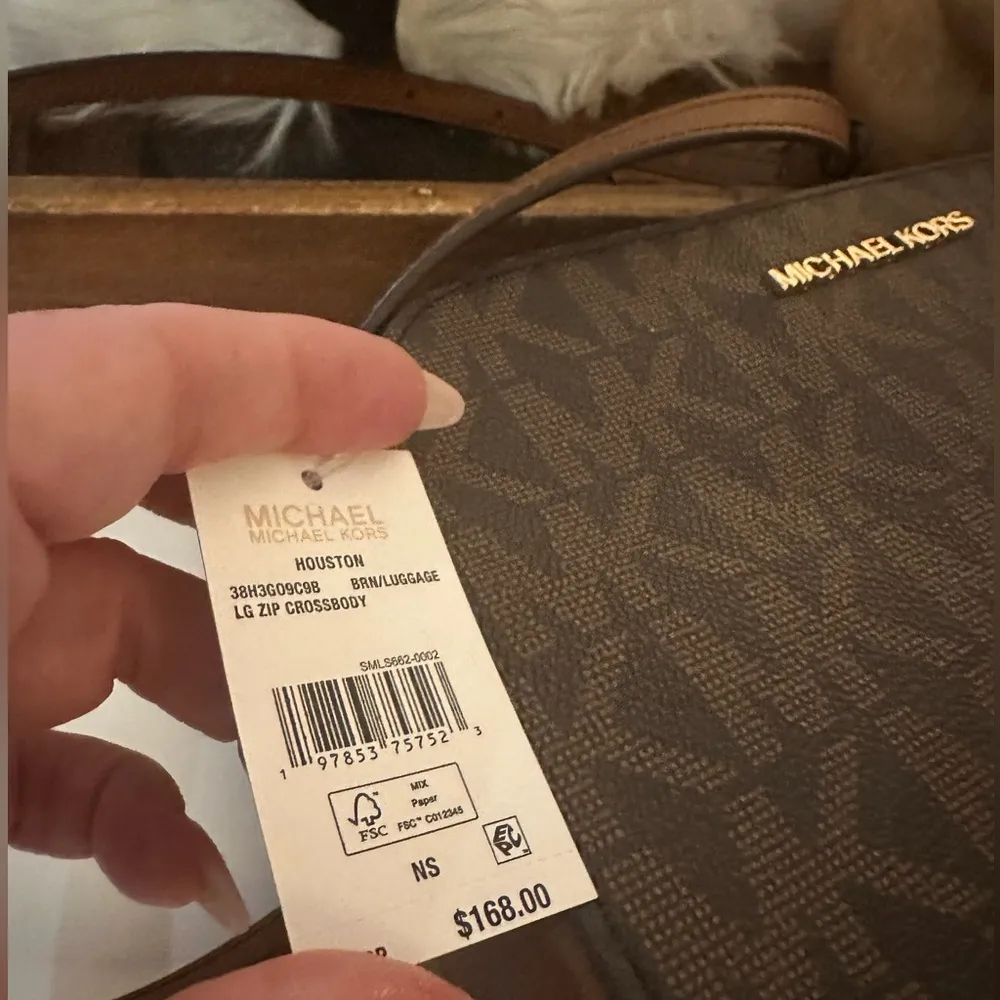 Michael Kors Houston LG Zip Crossbody – NWT - Image 6