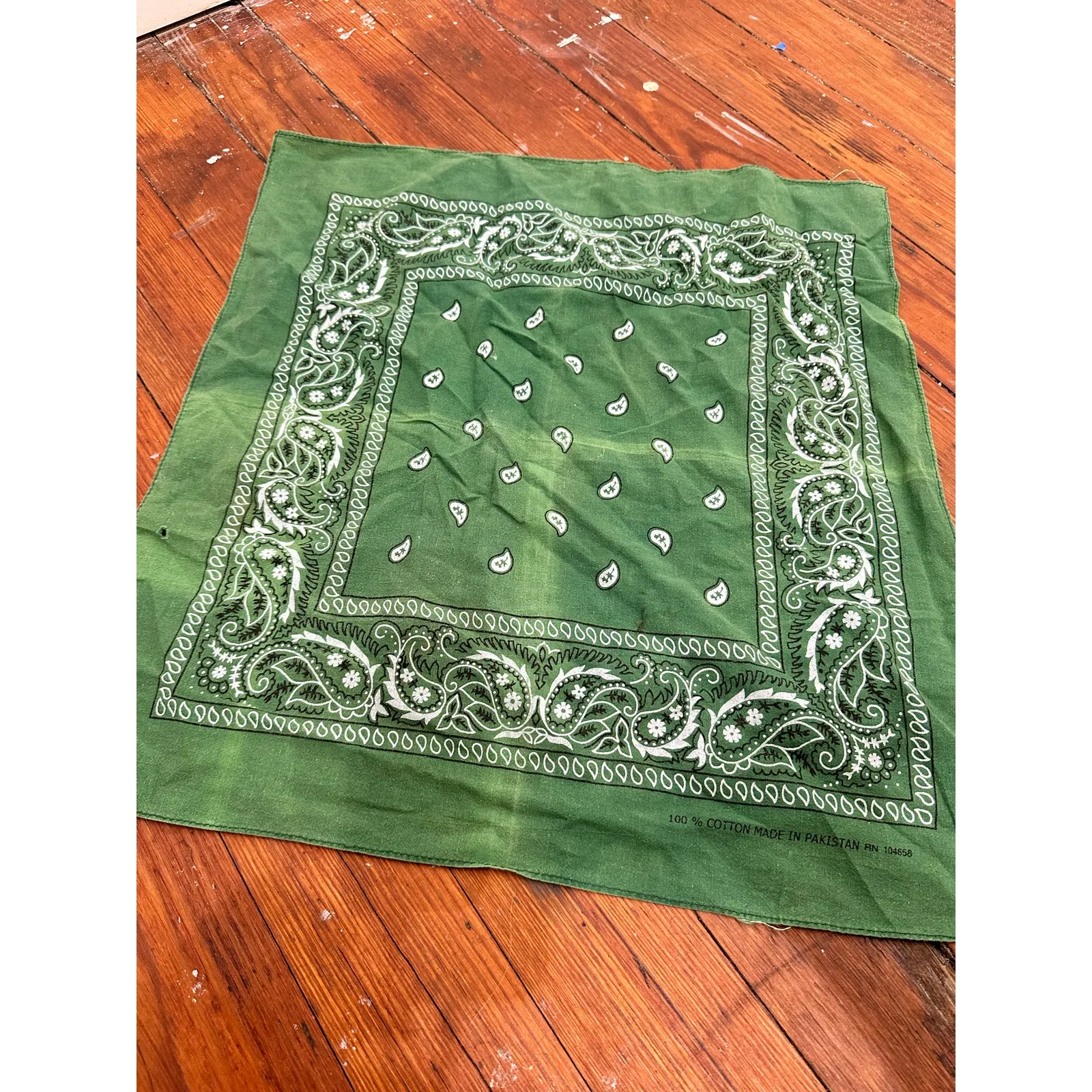 Vintage 60s 70s Green Paisley Bandana 100% Cotton Western Cowboy Handkerchief - Image 4