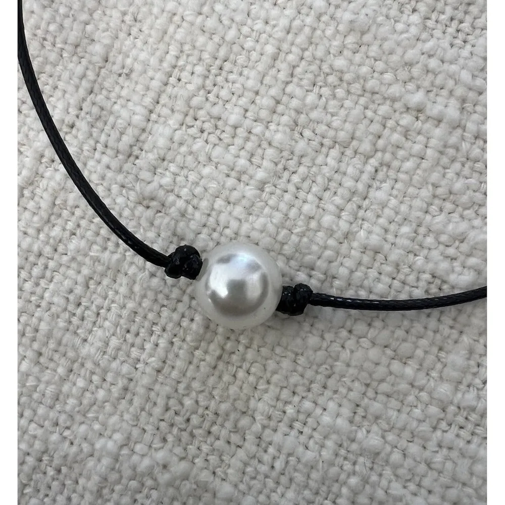 Plunder Single Pearl Choker Necklace Adjustable - Image 4