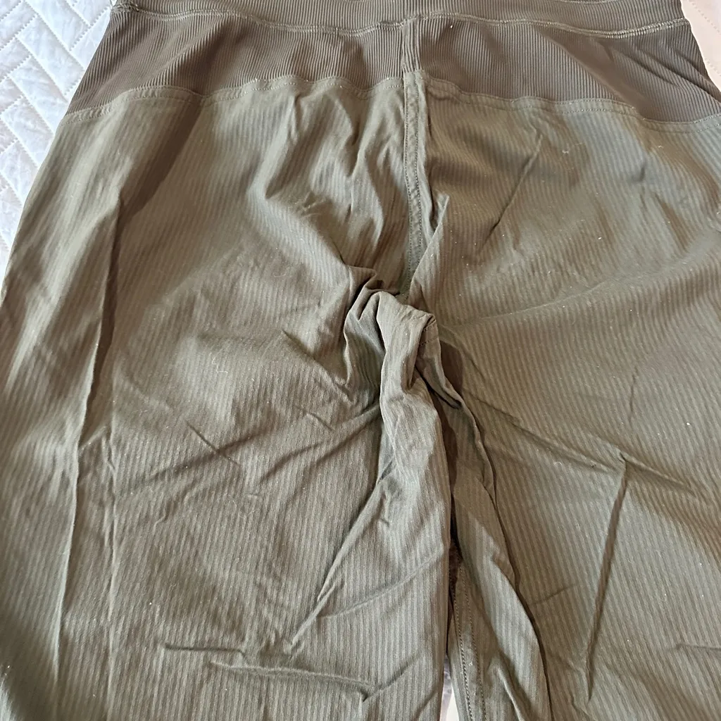 Lululemon Olive Green Dance Studio Mid-Rise Full Length Size 6 - Image 11