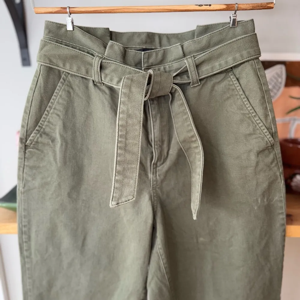 Banana Republic Olive Green Tie Belt Barrel Pant Size 2 - Image 10