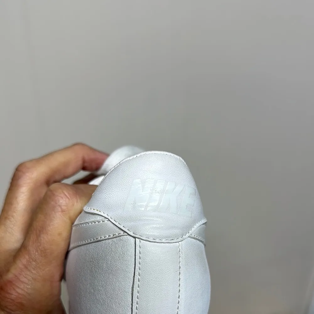 Nike White Athletic Shoes Classic Design - Image 12