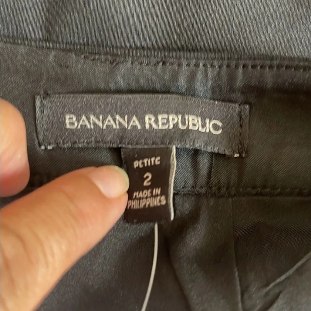 Banana Republic Black wool Pencil Skirt size 2P - Image 5