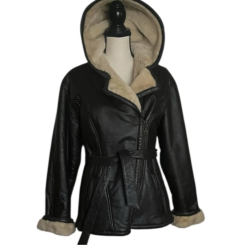 Wilson Leather Hooded Faux Fur Lined Zipper Belted Jacket. Size Small. - Image 2