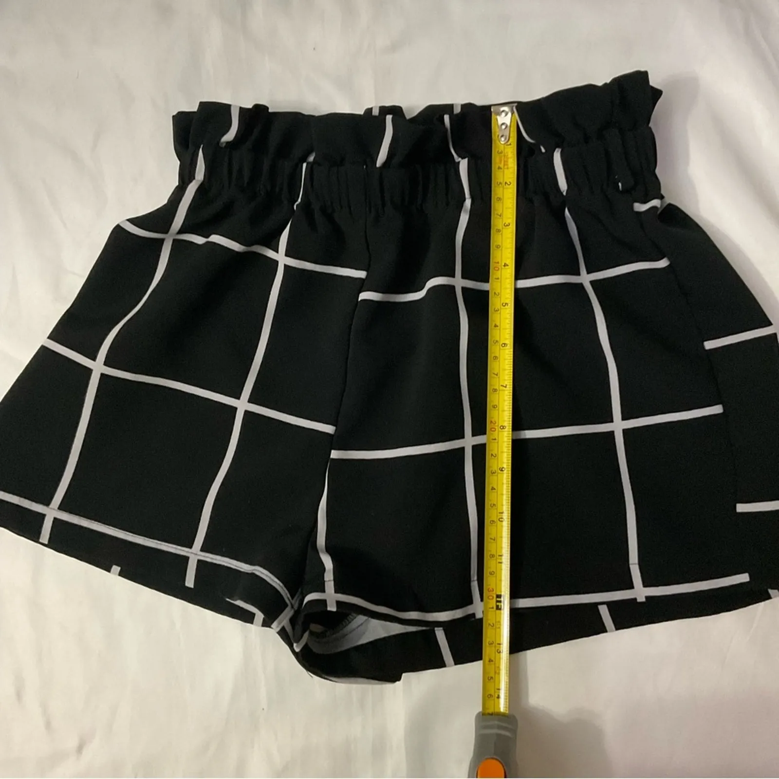 SHEIN Black/White Grid Print Shorts M Corporate Siren Academia Classic Preppy - Image 5