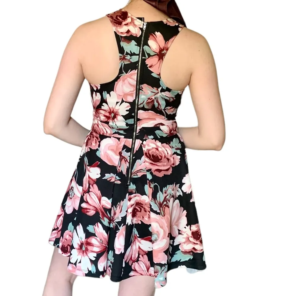 Windsor Black Floral High Neck Mini Flare Skater Bandage Silhouette Dress - Image 4