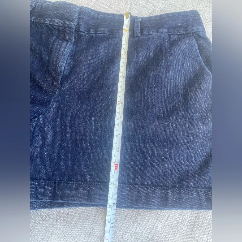 Ann Taylor LOFT Denim Shorts - Size 16 Rinse Wash
Classic dark denim shorts in - Image 8