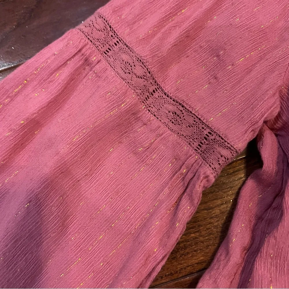 Old navy long bell sleeve vneck pink shimmer peasant top size small - Image 5