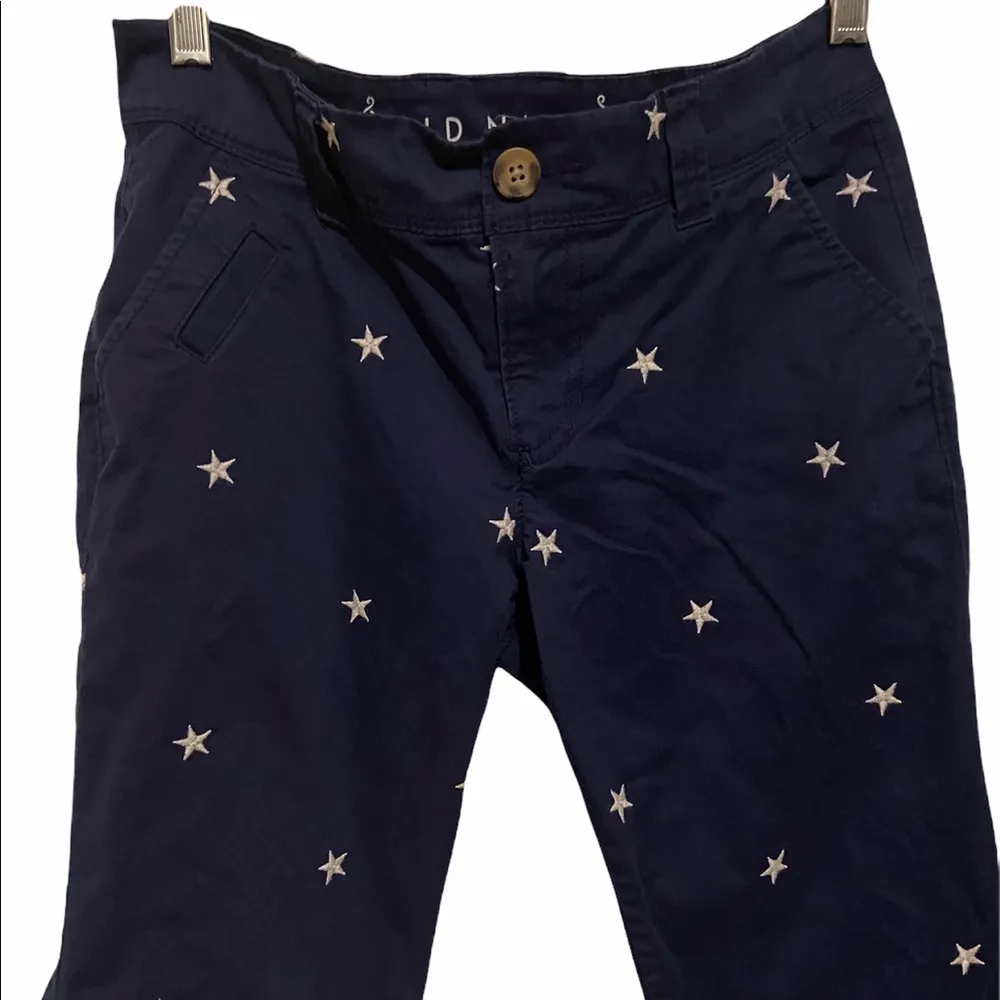 Old Navy White Star Embroidered Size 4 Navy Flat Front Chino Pants. - Image 2