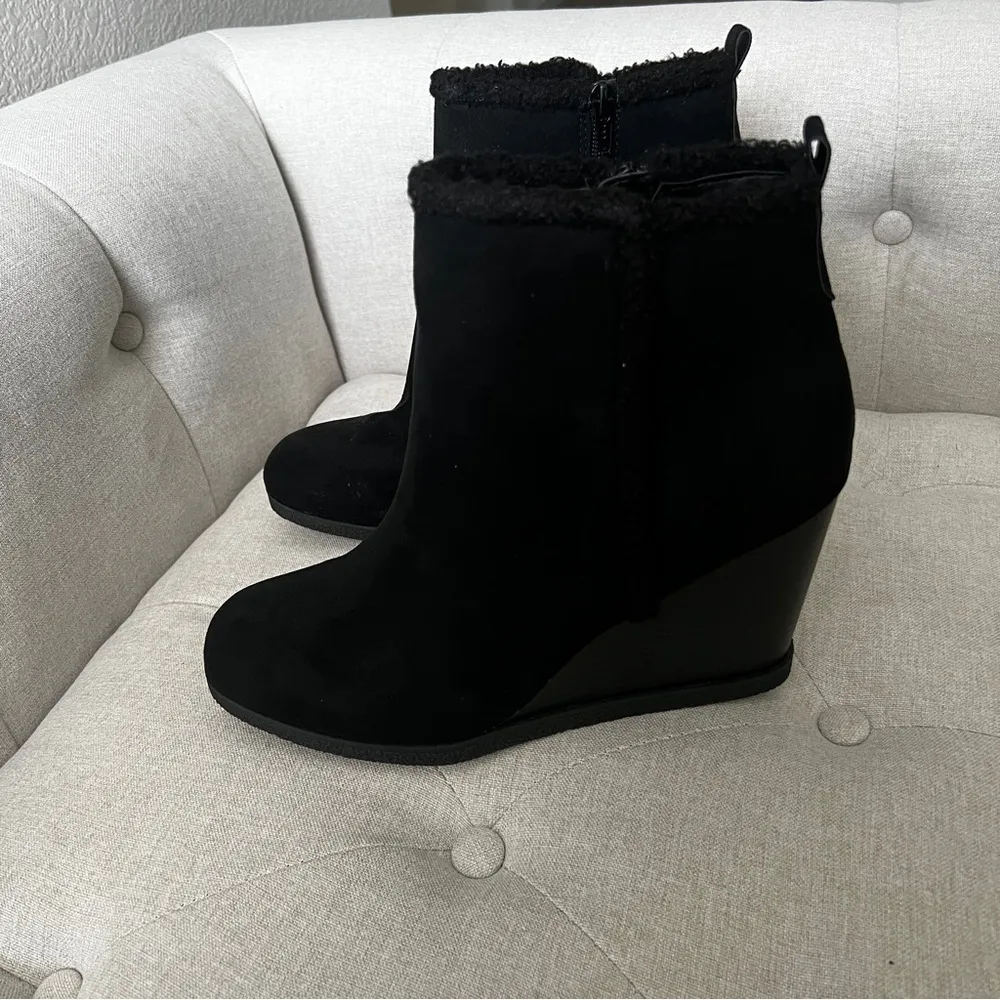 Sun + Stone NIB Camille’s Wedge Booties SIZE 11 Black - Image 7