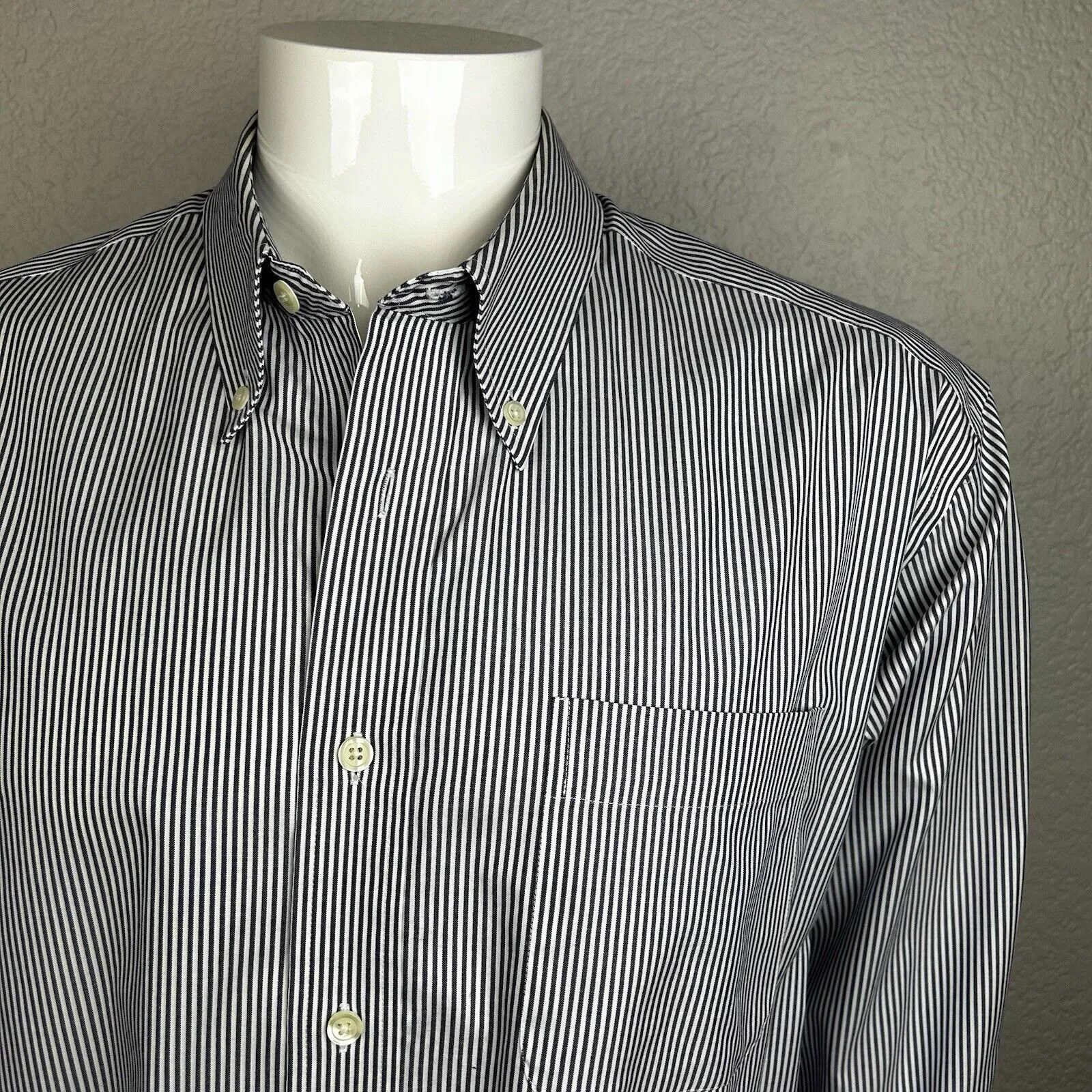 Eddie Bauer Wrinkle Resistant Shirt Blue Stripes Oxford Collar Coton Size Large - Image 2