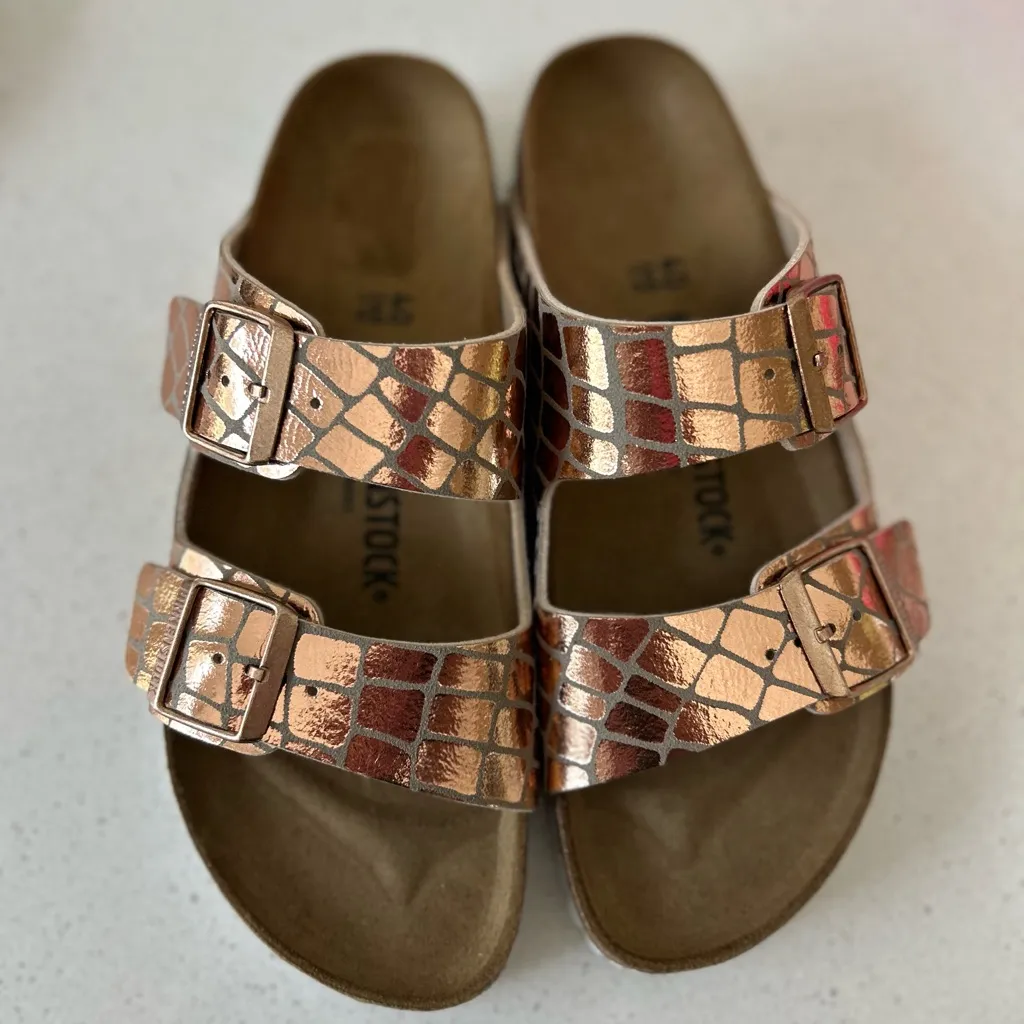 BIRKENSTOCK Arizona Gator Gleam Copper Rose Gold Size 40 US 10 Narrow Fit - Image 2