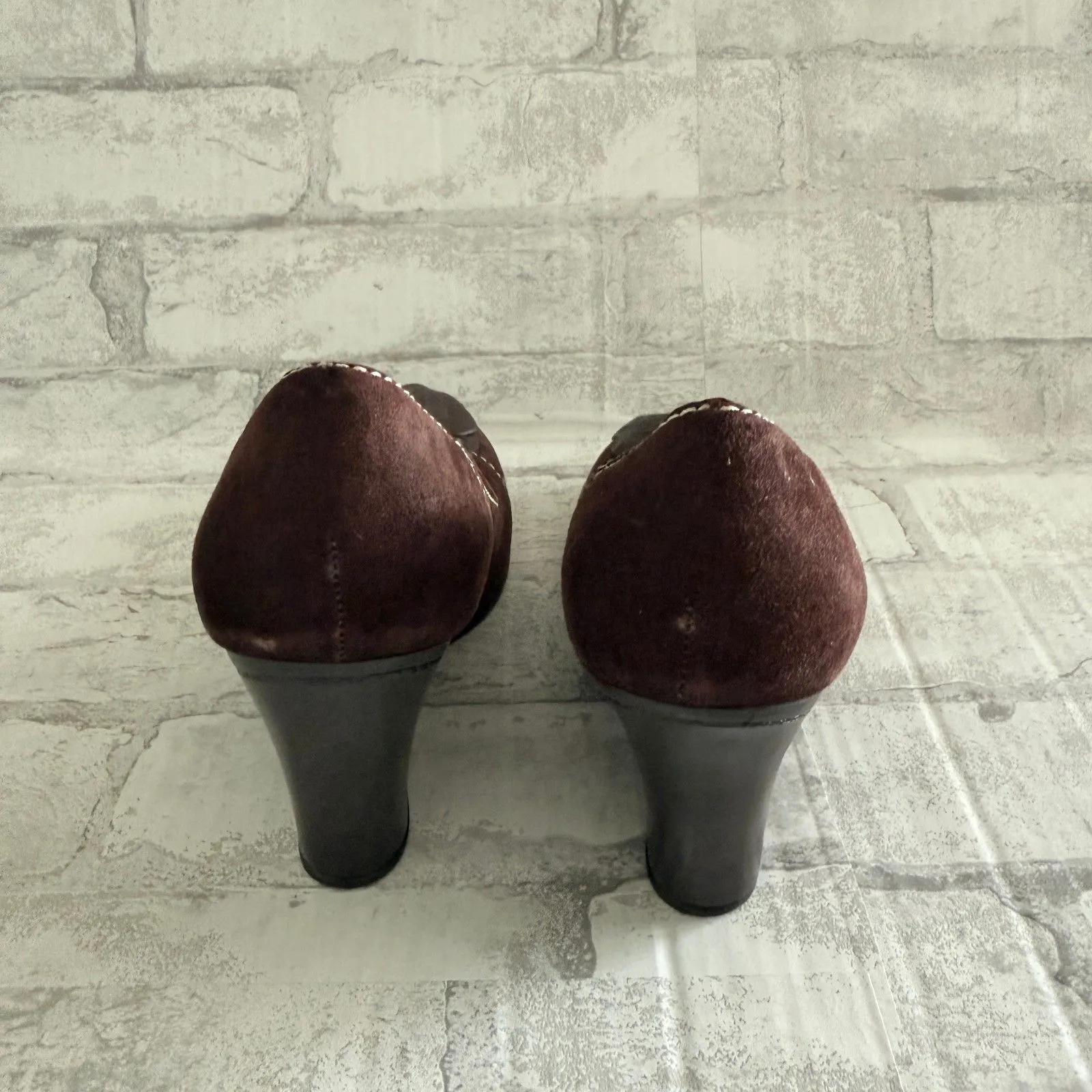 BCBG Paris Nina Brown Suede Wedge Shoes Women’s Vintage Y2K Heels Sz 38 (7.5) - Image 4