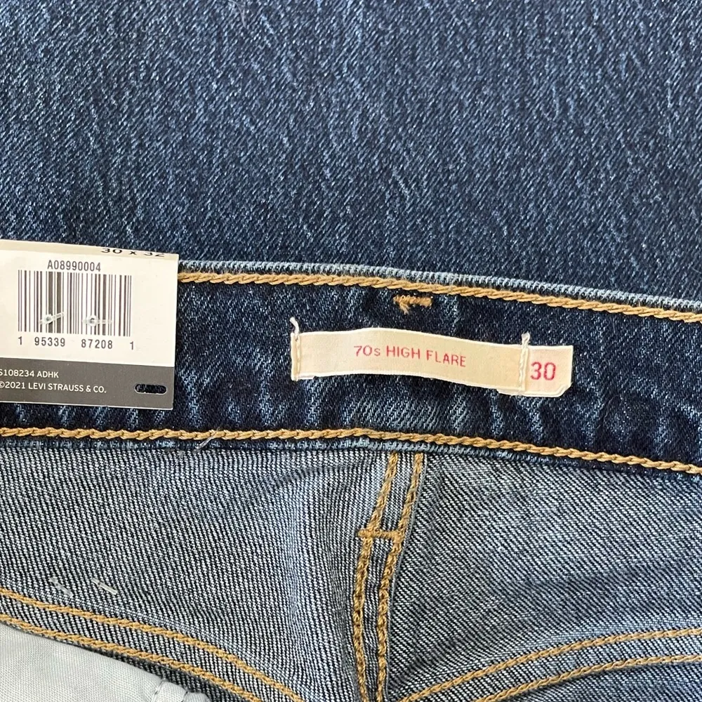 Levi’s 70s High Flare Medium Wash Size 30x32 NWT - Image 6