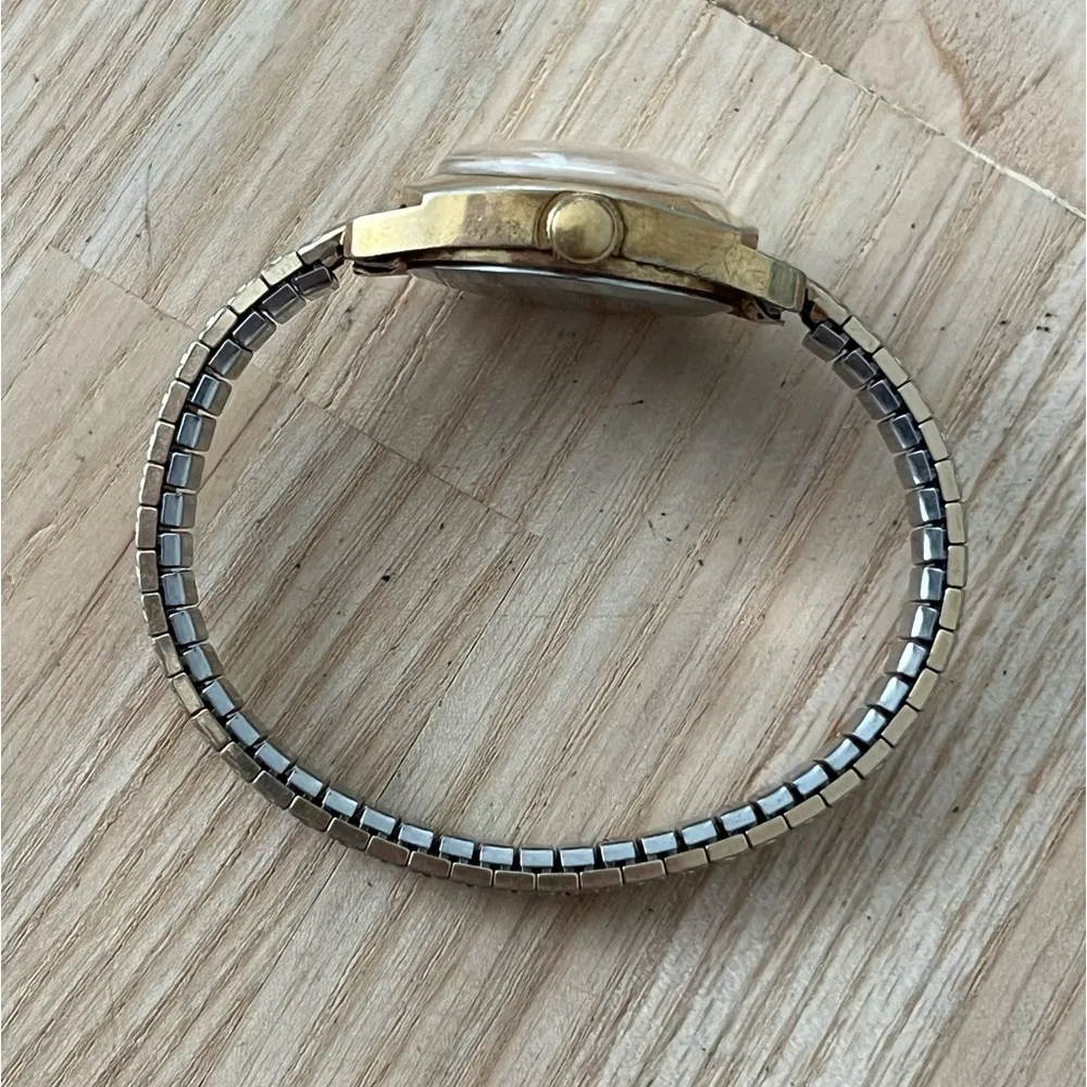 Timex Vintage Mechanical Ladies Watch Gorgeous Black Dial White Markers Gold - Image 8