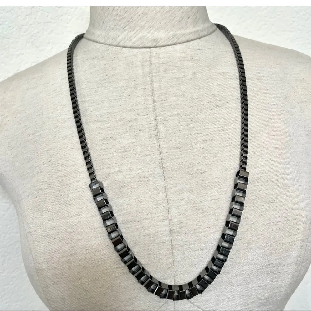 Dark grey square link necklace - Image 2