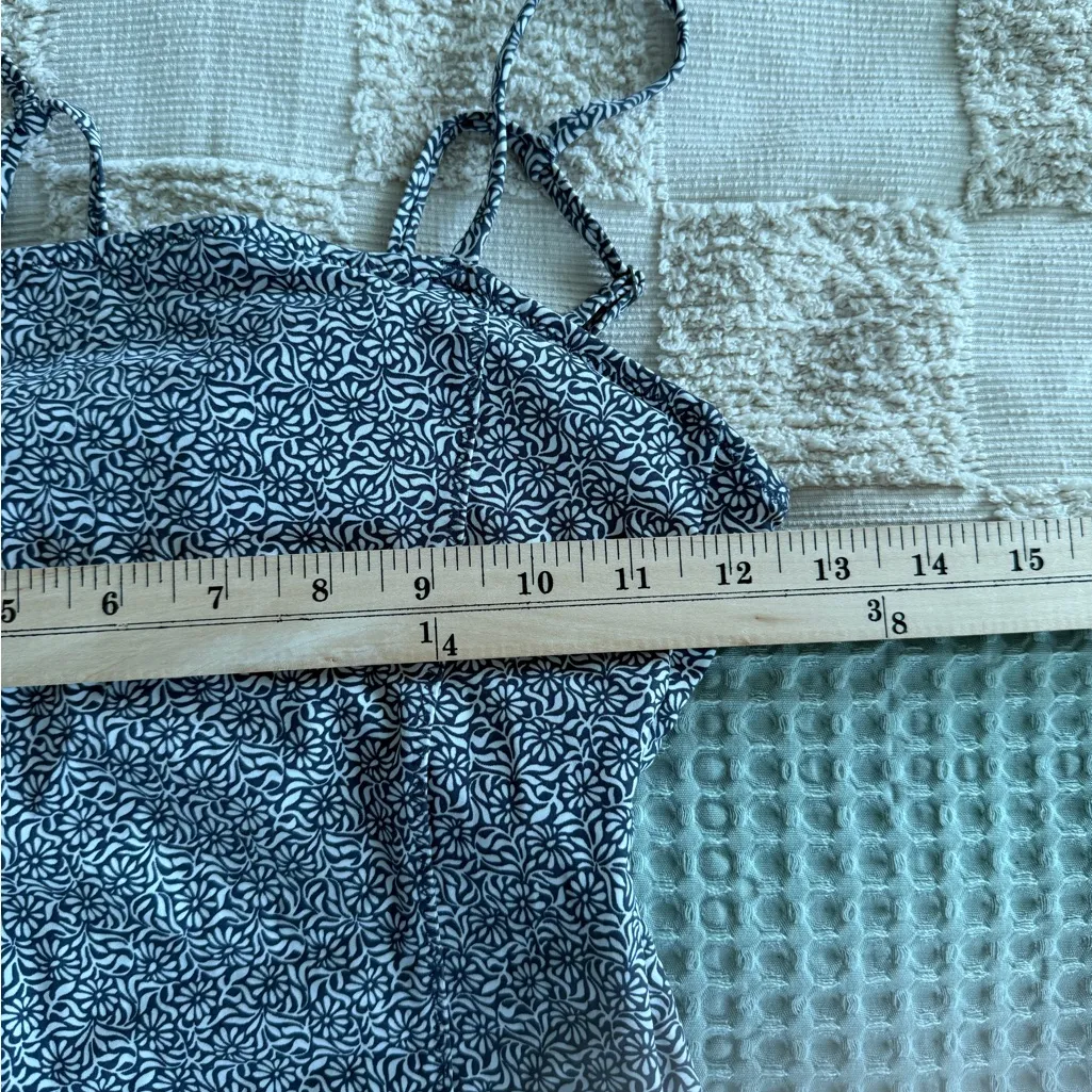 NWOT Vuori Dune One Piece Swimsuit - Azure Mini Samba
Size Small - Image 5