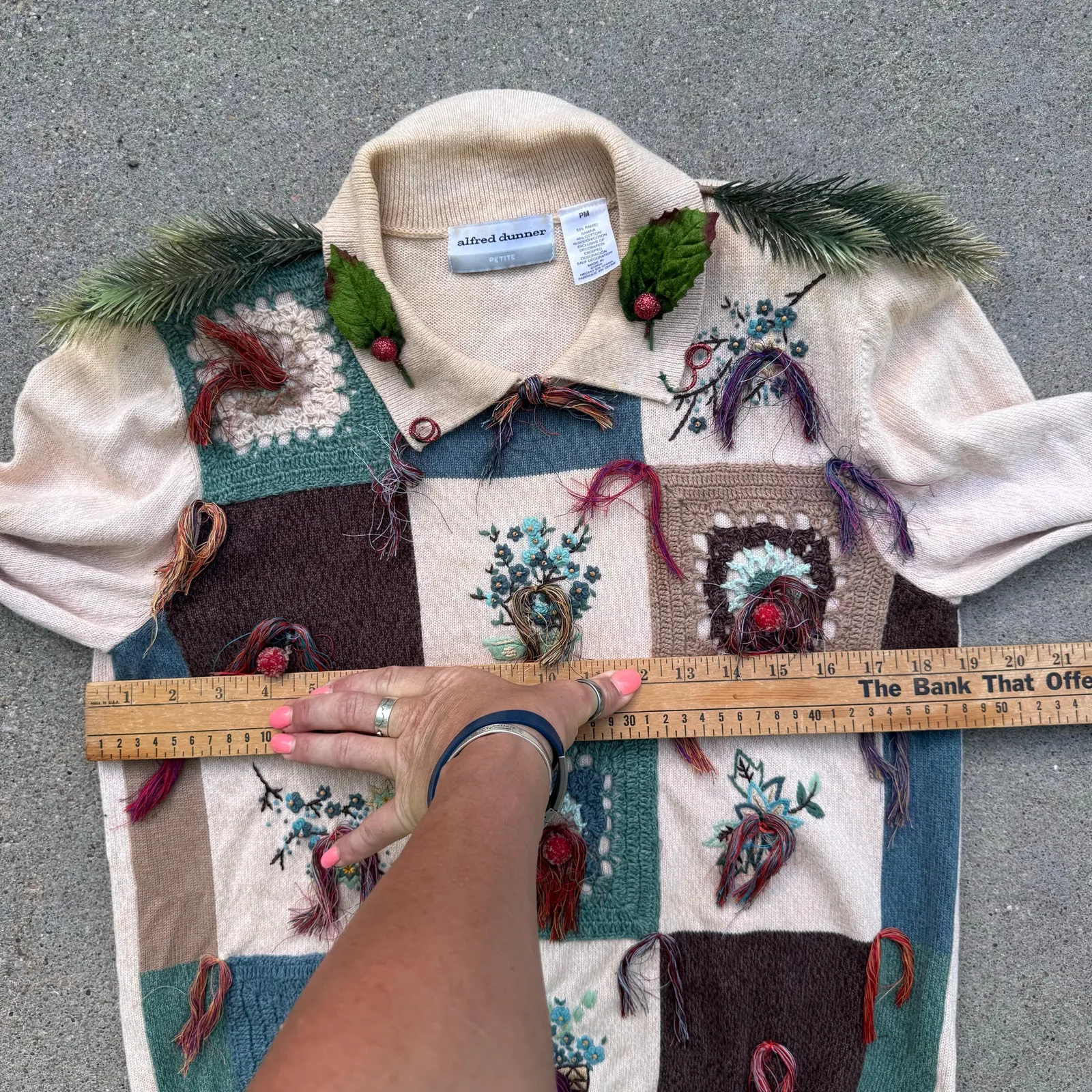 Vintage 90s Alfred Dunner Christmas Folk Rustic Patchwork Sampler Sweater PM Size undefined - Image 9