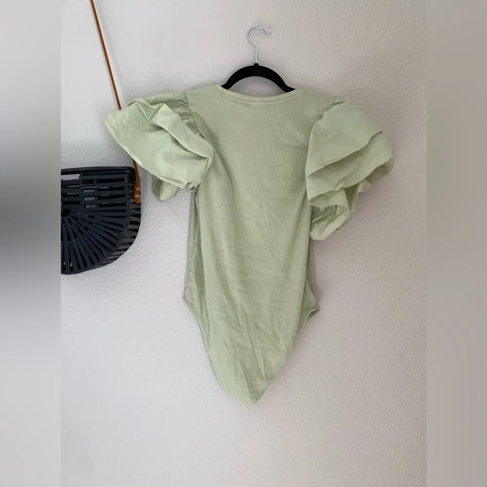 ZARA Green Ruffle Sleeve Bodysuit, Size Large - Image 3