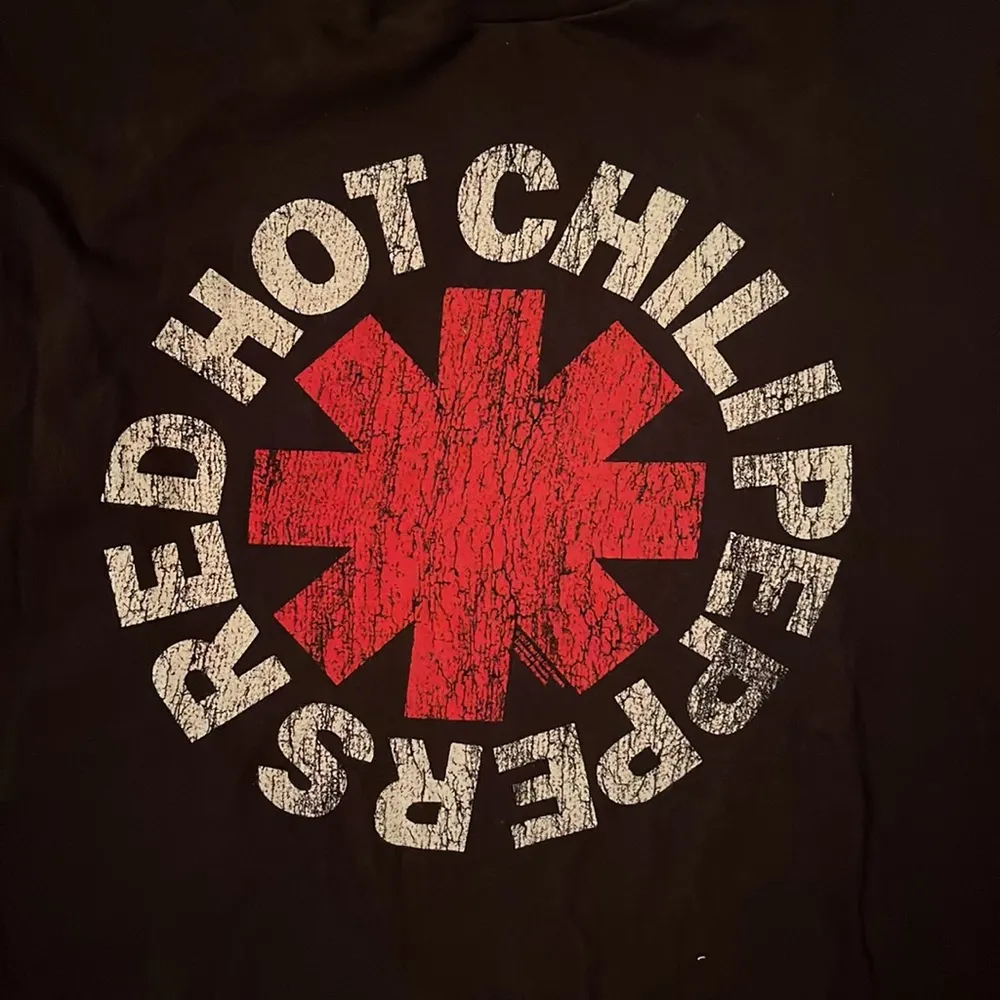 NWT Red Hot Chilli Peppers T-Shirt - Image 3