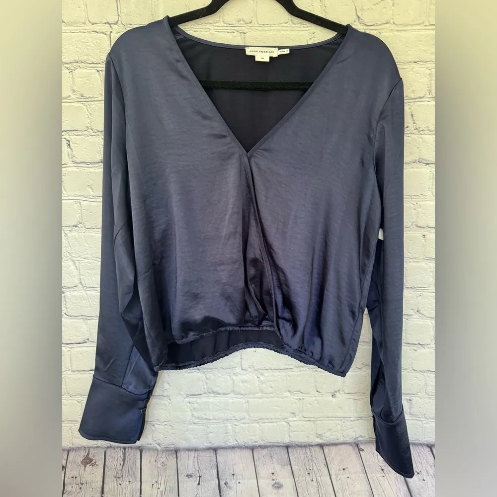 NWT Good American Ink Blue Long Sleeve Stretch Satin Faux Wrap Top Size medium - Image 3