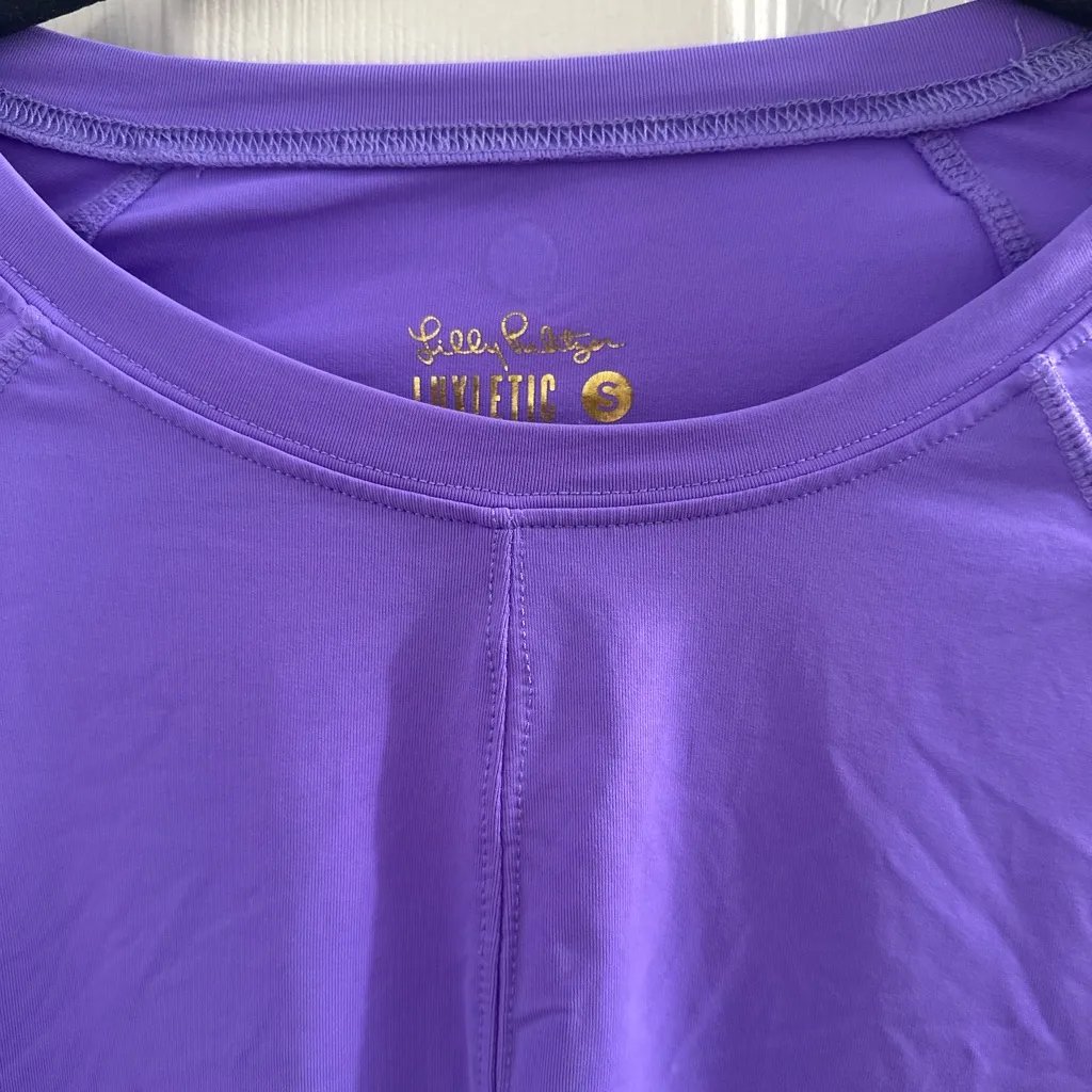 Lily Pulitzer Luxletic Shirt size small - Image 2