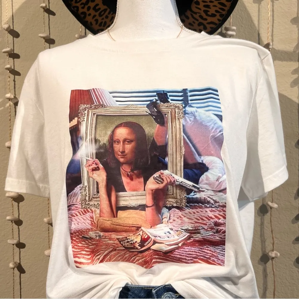 Large Funny Parody Mona Lisa Pulp Fiction Graphic tshirt - Image 2