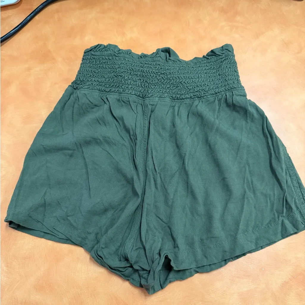 Abercrombie & Fitch High Waist Green Shorts - Image 2