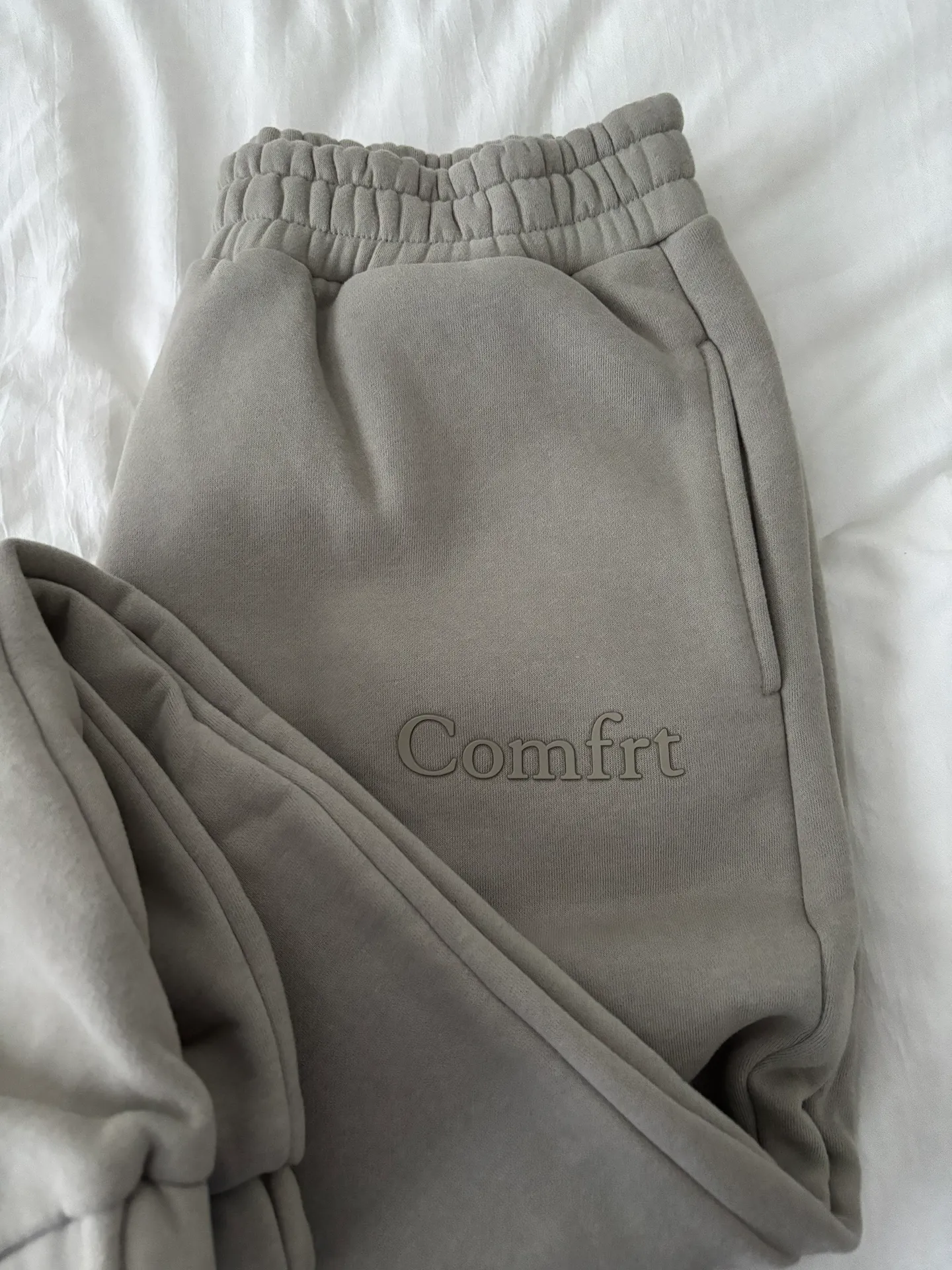 Comfrt Standard Sweatpants Size L - Image 2