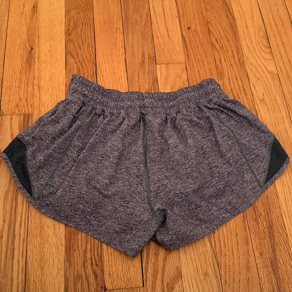 lululemon grey hotty hot 2.5 inch shorts - Image 3