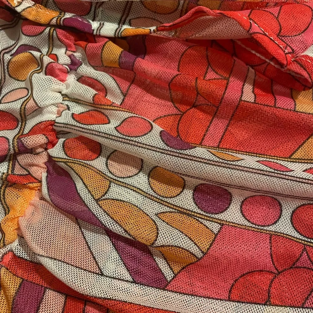 PrettyLittleThing Multi Abstract Print Ruched Underbust Cut Out Crop Top size 12 - Image 7