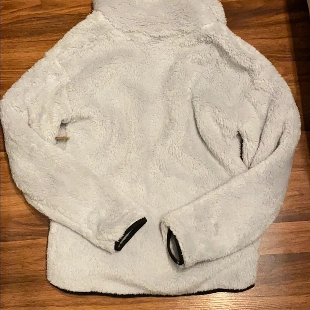 Victoria’s Secret NWT teddy full zip - Image 4