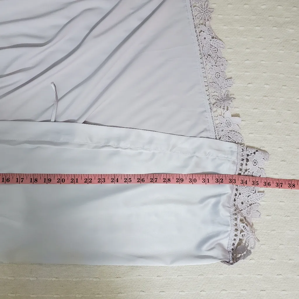 Kennedy Blue Satin and Lace Robes‎ Bundle of 2. White and Light Green. One size. - Image 12