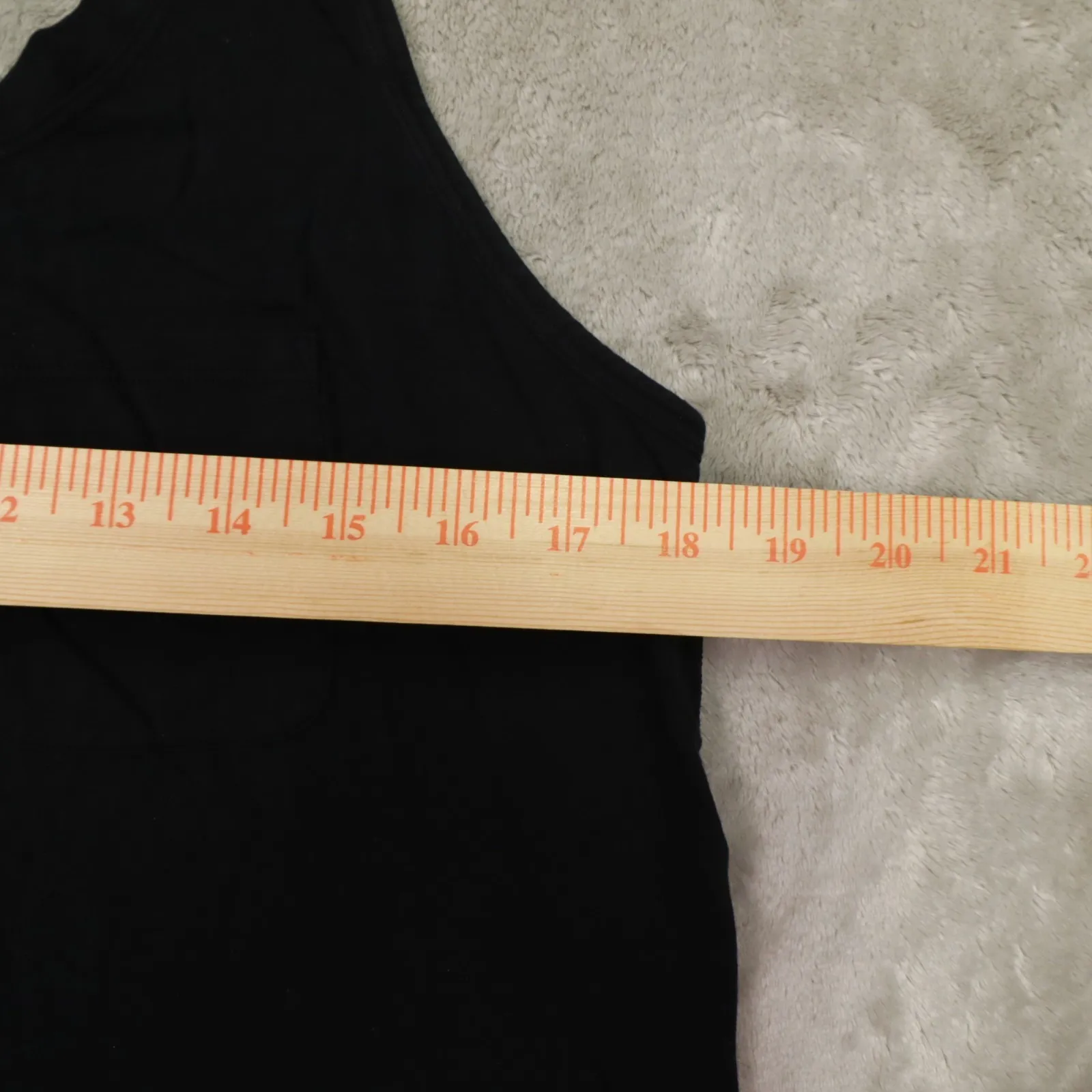 lululuemon Black Pocket Essential Tank Top Racerback Women's size 12 Gym Yoga - Image 4