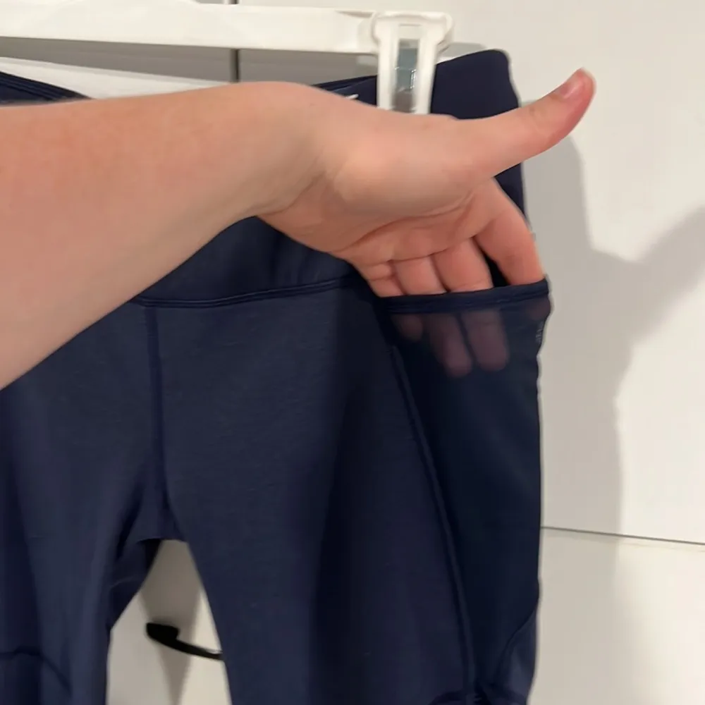 Calia by Carrie Underwood capris . Size L‎ Size L - Image 4