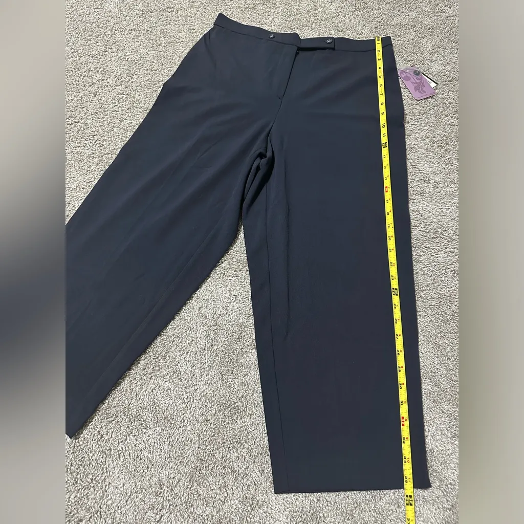 Investments The Madison Avenue Fit women’s dress pants Size 14W - Image 3
