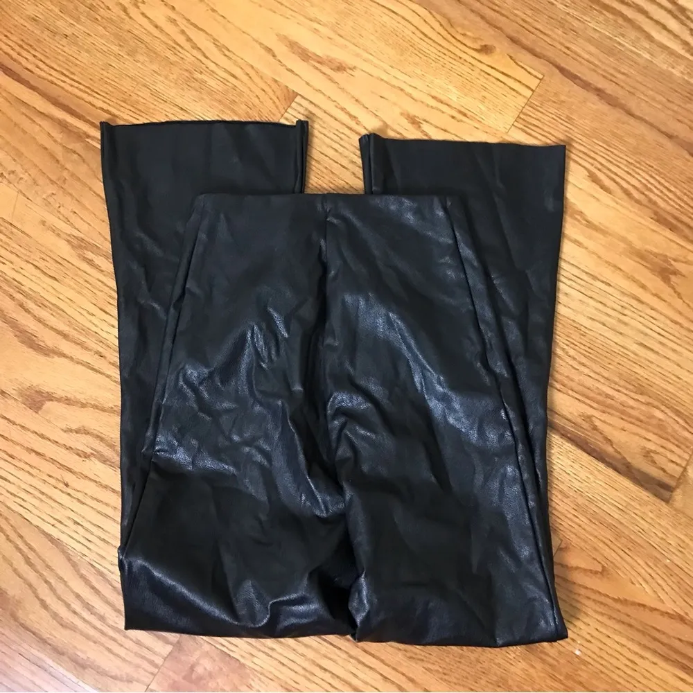 Commando Black Faux Leather Crop Legging - Image 7