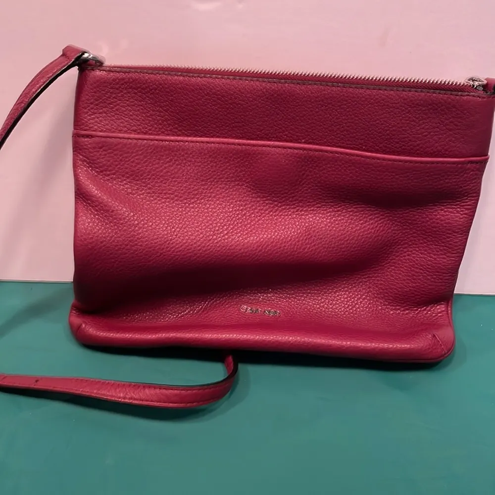 Calvin Klein Crossbody Pocketbook - Image 4