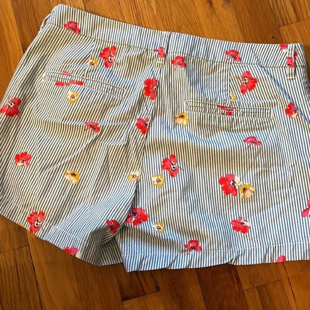 Old Navy Everyday Shorts in Blue Stripe Floral 100% Cotton Sz 10 - Image 5