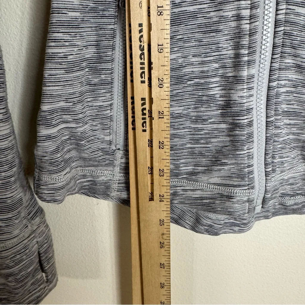 Lululemon ladies athletic wear Gray Full-Zip define Jacket SZ 4 gym working out - Image 8