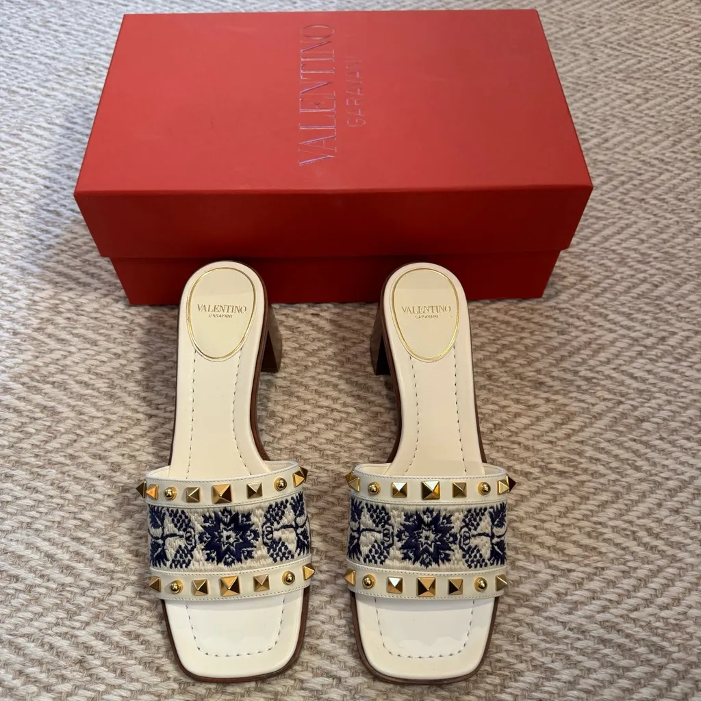 NWT Valentino Garavani County Slide Sandal Cream and Blue Embroidered Mules - Image 5