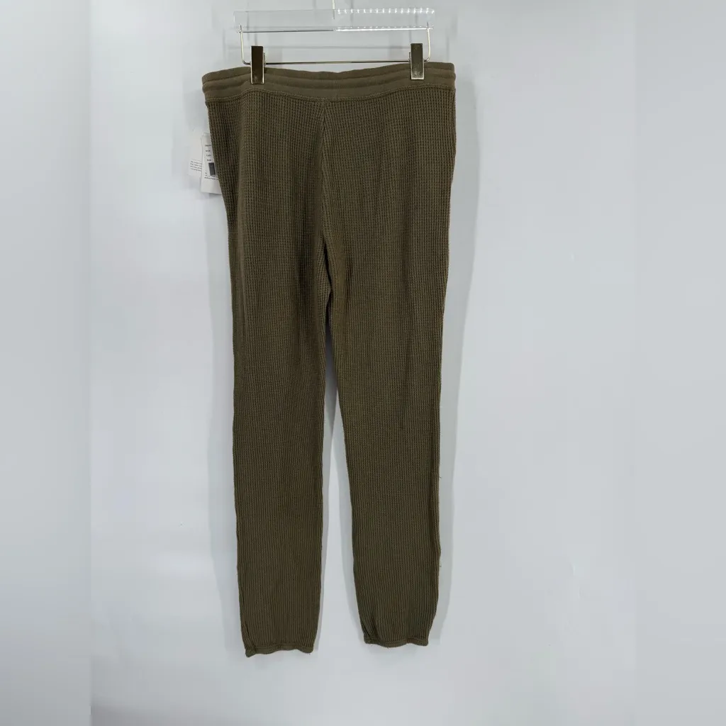 Beyond Yoga Weekend Sweatpant in Olive Size Medium NWT - Image 3